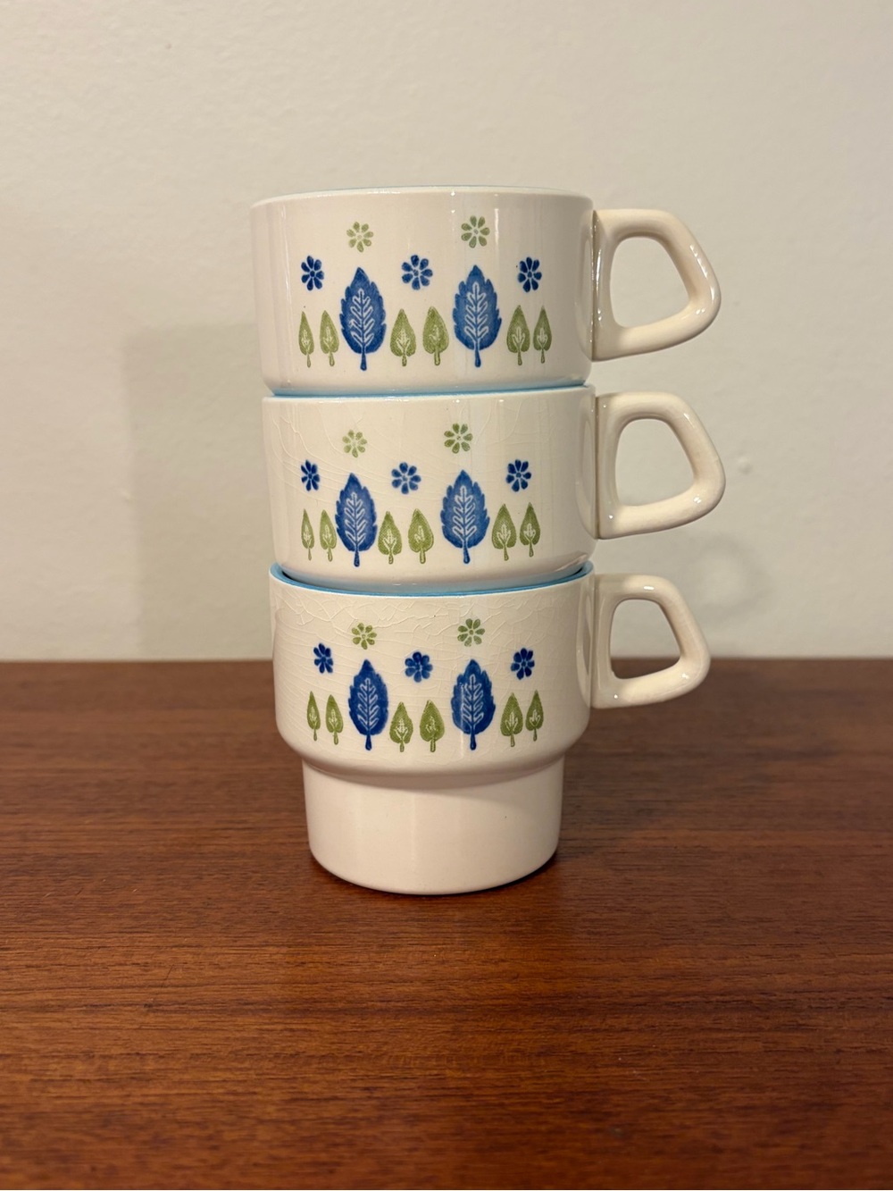 Vintage Marcrest Stetson Swiss Alpine Stacking 6 oz coffee tea Mugs - Set of 3